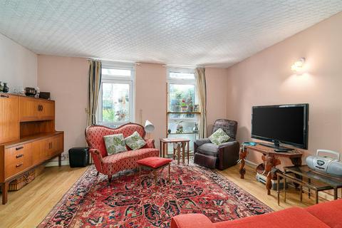 3 bedroom maisonette for sale, Abbey Road, London