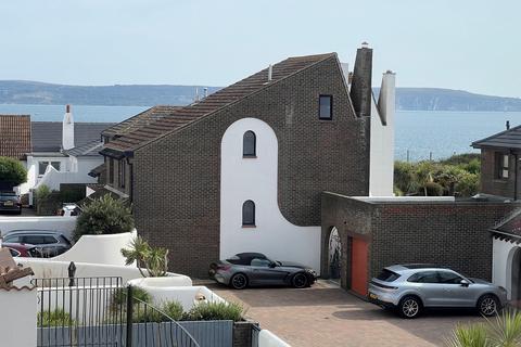 1 bedroom flat for sale, Shingle Bank Drive, Milford On Sea, Lymington, Hampshire. SO41 0WR