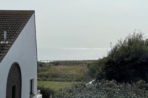 1 bedroom flat for sale, Shingle Bank Drive, Milford On Sea, Lymington, Hampshire. SO41 0WR