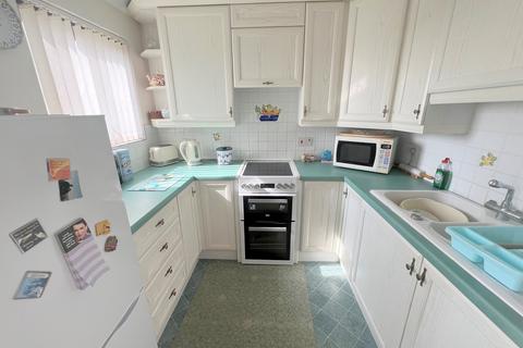 1 bedroom flat for sale, Shingle Bank Drive, Milford On Sea, Lymington, Hampshire. SO41 0WR