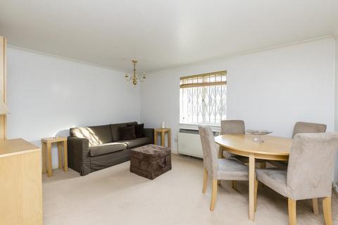 1 bedroom flat to rent, Curlew Court, Magpie Close, Colindale, NW9