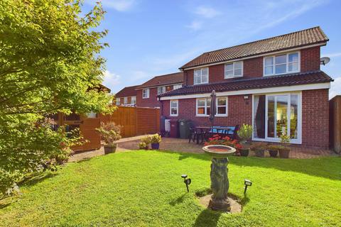 4 bedroom detached house for sale, Monarch Gardens, Eastbourne