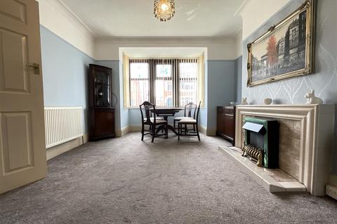 3 bedroom house for sale, Peasholm Gardens, Scarborough