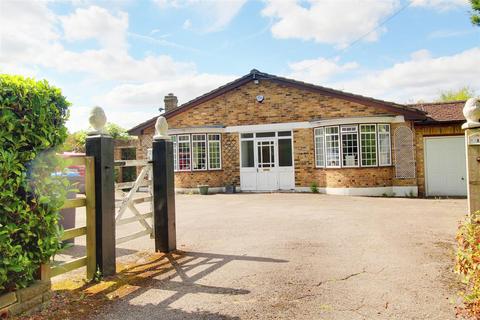 4 bedroom detached bungalow to rent, Great North Road, Brookmans Park AL9