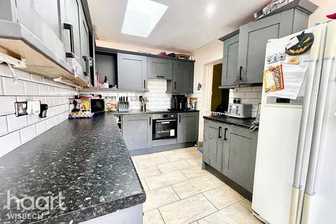 3 bedroom semi-detached house for sale, Lynn Road, Wisbech