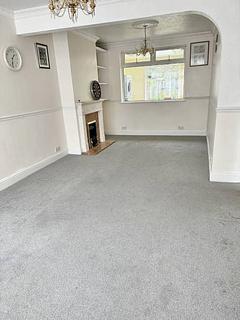 1 bedroom in a house share to rent, Hulse Avenue, Romford RM7