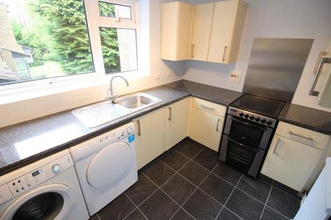 2 bedroom flat to rent, Hogarth Court, Bushey