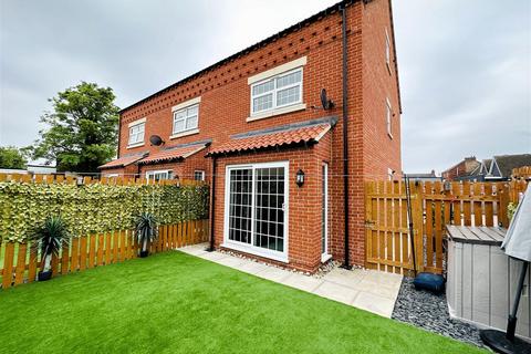 3 bedroom end of terrace house for sale, Church Street, Thorne, Doncaster