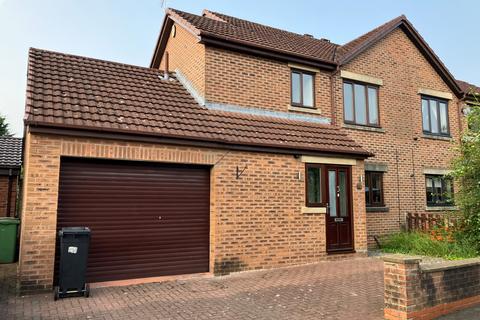 2 bedroom semi-detached house for sale, Hazeldene, Westhoughton, BL5 2SJ