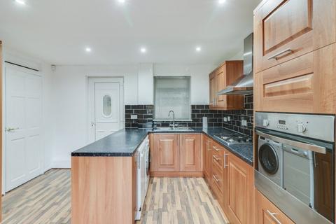 2 bedroom terraced house for sale, Silk Mill Approach, Leeds, West Yorkshire, LS16