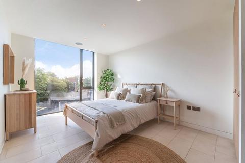 3 bedroom flat to rent, Latitude House, Oval Road, London, NW1