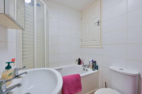 27 Colburn Crescent, Guildford, GU4 7YZ