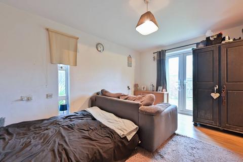 27 Colburn Crescent, Guildford, GU4 7YZ