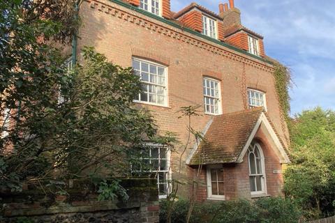 undefined, Thong Lane, Shorne,