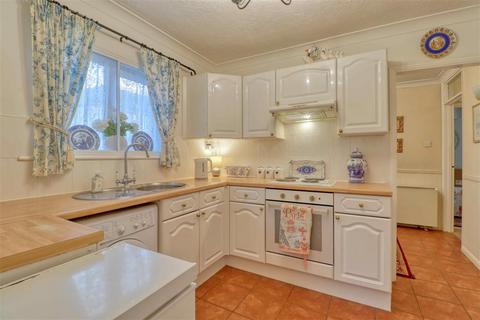 2 bedroom bungalow for sale, Tendring CO16