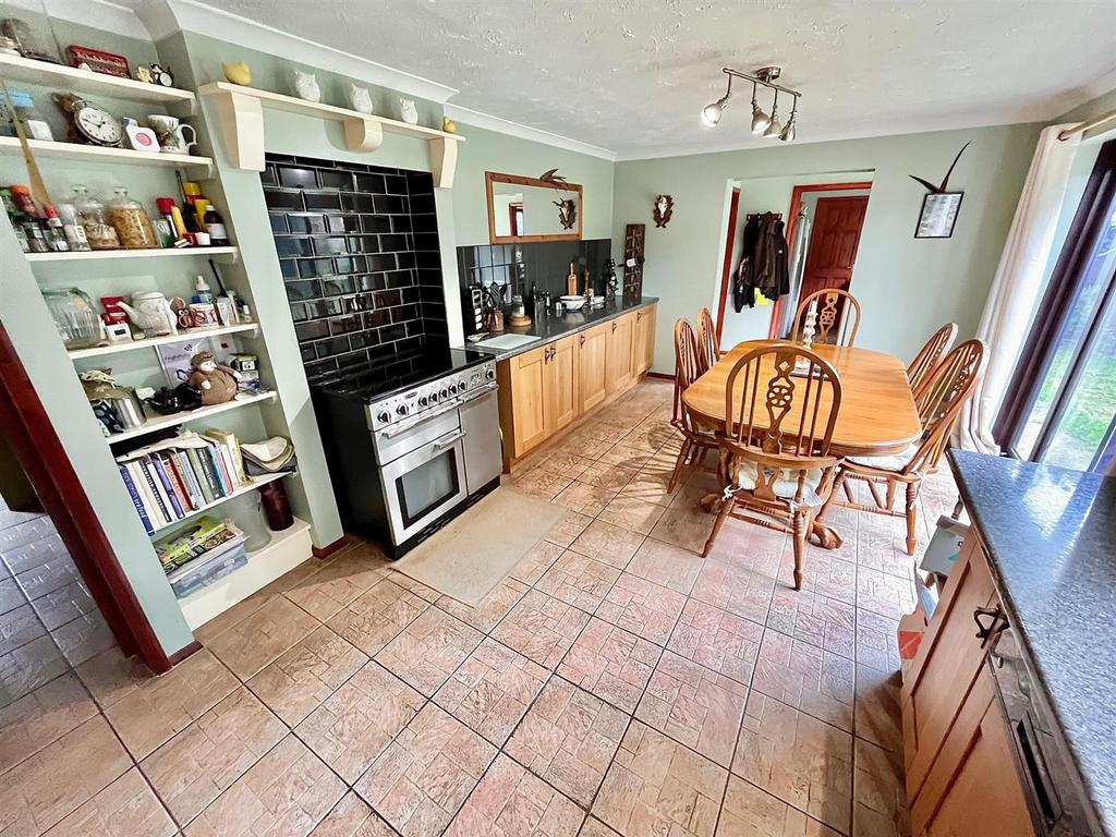 Kitchen/Breakfast Room