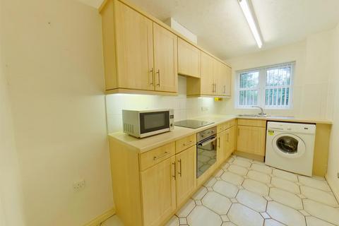 2 bedroom ground floor flat to rent, Bells Lane, Fareham PO14