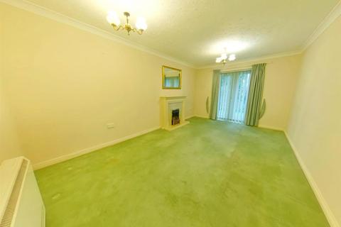 2 bedroom ground floor flat to rent, Bells Lane, Fareham PO14