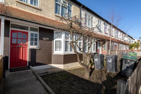 3 bedroom terraced house for sale, Shelbourne Road, London