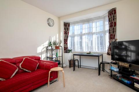 3 bedroom terraced house for sale, Shelbourne Road, London