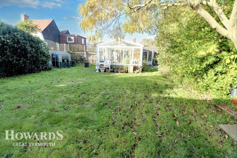 3 bedroom detached bungalow for sale, Back Road, Winterton-on-Sea