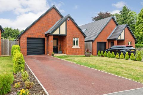 3 bedroom detached bungalow for sale, Upton Drive, Defford, Pershore