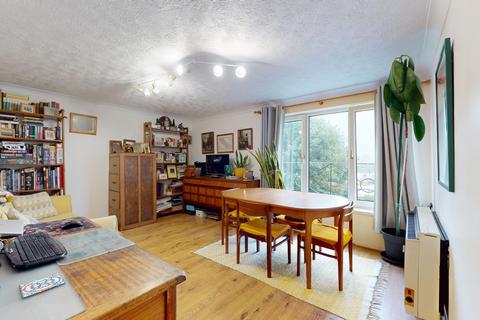 2 bedroom flat for sale, Old Road East, Gravesend, DA12