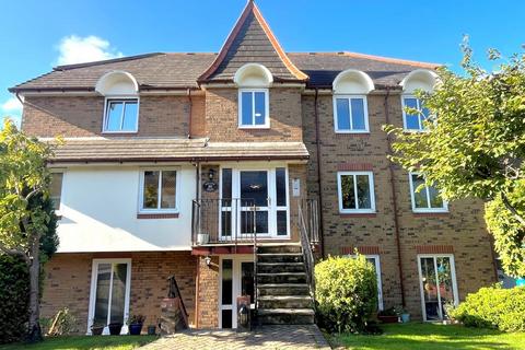 2 bedroom flat for sale, Old Road East, Gravesend, DA12