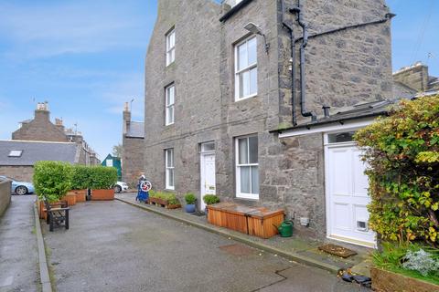 3 bedroom end of terrace house to rent, New Pier Road, Footdee, Aberdeen, AB11