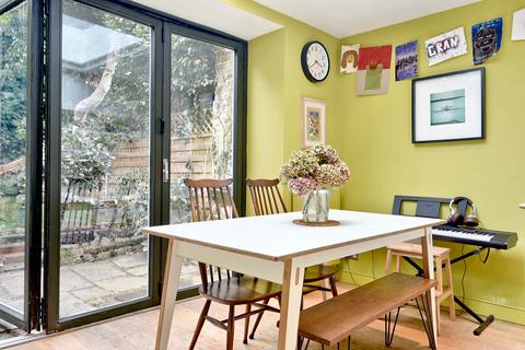 26 Leverton Street, London, NW5 2PJ
