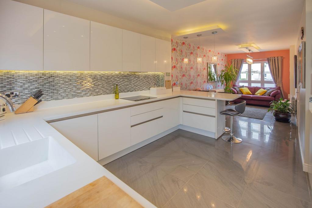 Kitchen Family Room