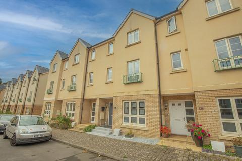 4 bedroom terraced house for sale, Sir Bernard Lovell Road, Malmesbury, SN16