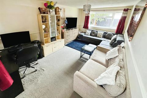 3 bedroom end of terrace house for sale, Uist Walk, Corby NN17