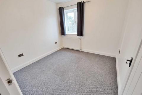 1 bedroom flat to rent, London Road, Leigh On Sea