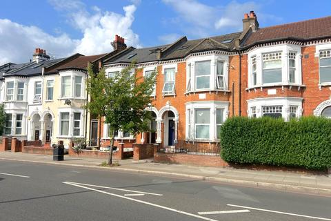 Tooting Bec Road, London, SW17