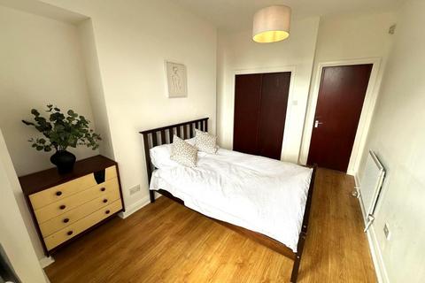 2 bedroom flat for sale, Dumbarton Road, Scotstoun, Glasgow, G14