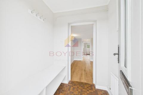 undefined, New Cut, Colchester CO2
