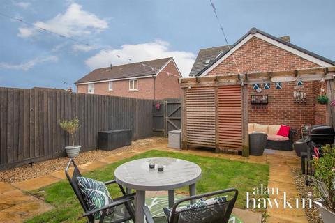 4 bedroom end of terrace house for sale, Buxton Way, Royal Wootton Bassett SN4 8