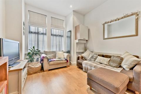 2 bedroom apartment for sale, Cavendish Road, Clapham South