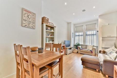 2 bedroom apartment for sale, Cavendish Road, Clapham South