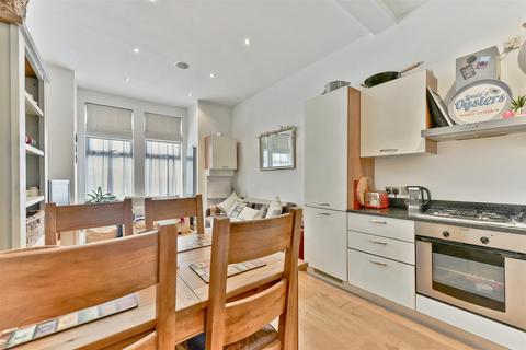 2 bedroom apartment for sale, Cavendish Road, Clapham South