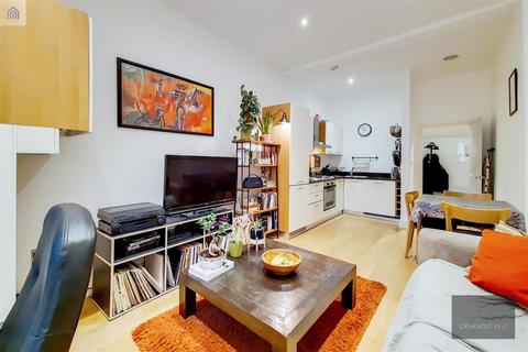 2 bedroom apartment for sale, Cavendish Road, Clapham South