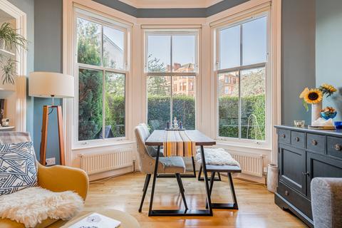 2 bedroom flat for sale, Tantallon Road, Flat 0/2, Shawlands, Glasgow, G41 3HJ