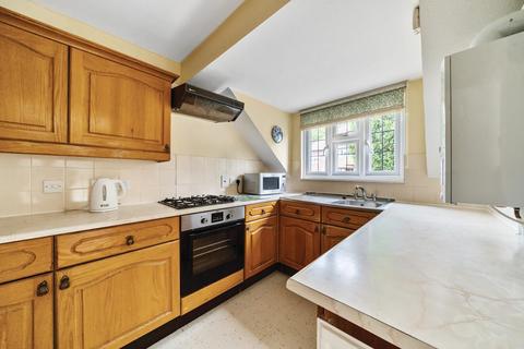 2 bedroom retirement property for sale, Chestnut Avenue, Guildford