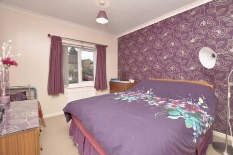 2 bedroom semi-detached house to rent, Mackie Road, 00000112