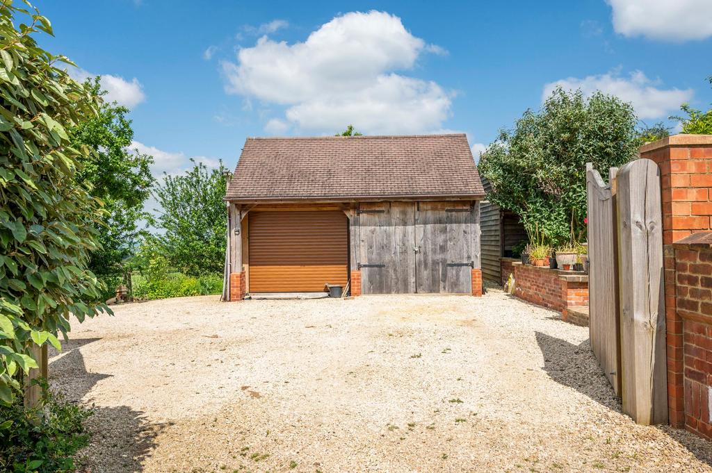 Longclose Garages