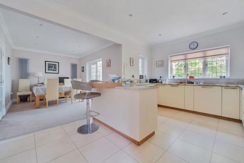 5 bedroom detached house for sale, Rutland Drive, Harrogate, HG1