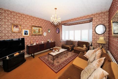 117 Arlington Road, London, N14 5BA