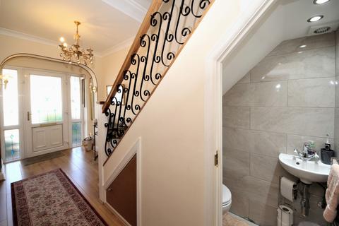 117 Arlington Road, London, N14 5BA