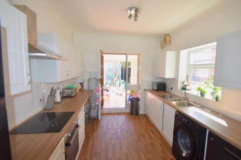 3 bedroom terraced house to rent, Bosham Road, Portsmouth PO2